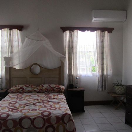 Delightful 4Bed Modern Villa With Wifi グロス・アイレット エクステリア 写真