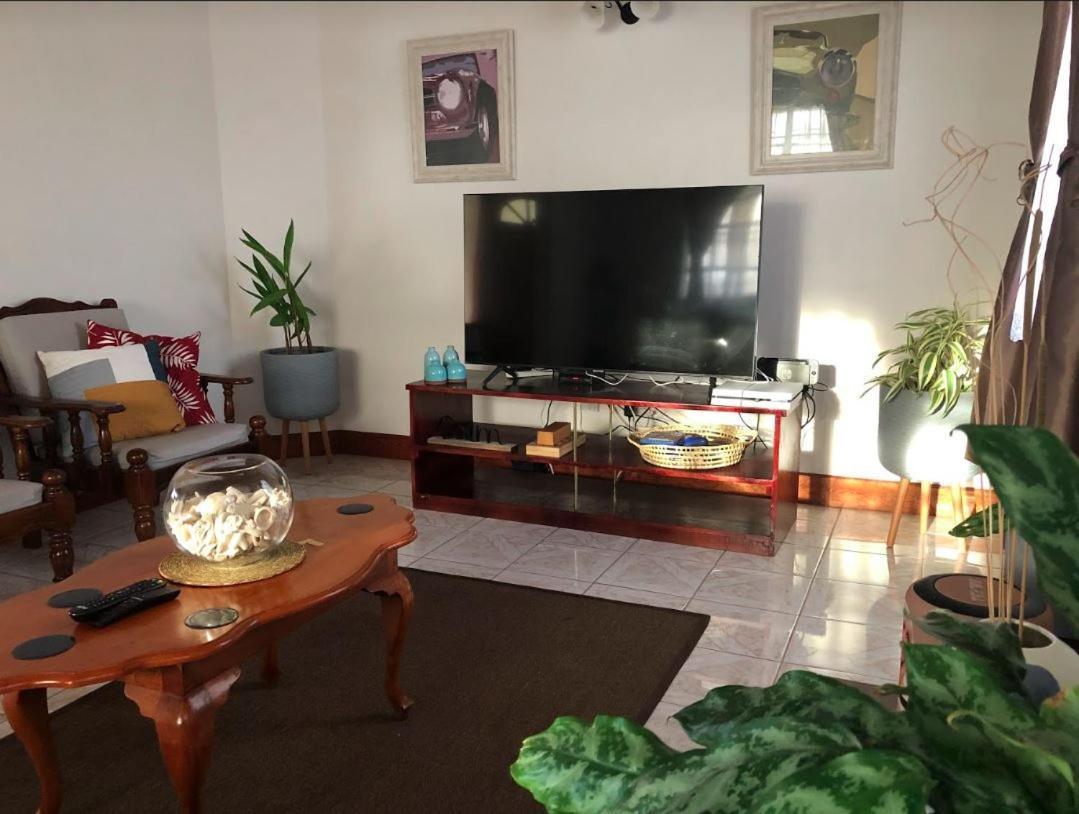 Delightful 4Bed Modern Villa With Wifi グロス・アイレット エクステリア 写真